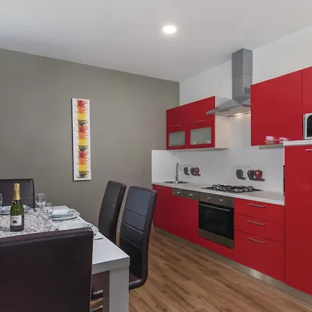 Beautiful In With Kitchen *